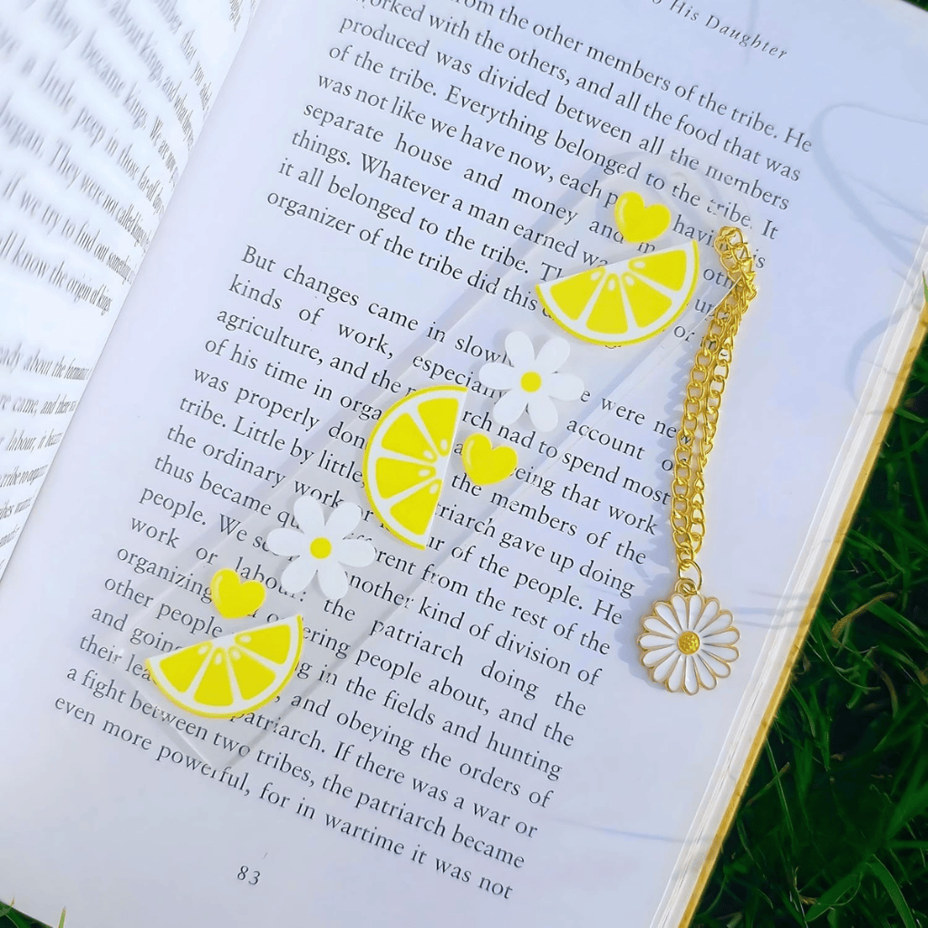 Clear Acrylic Bookmark with Gold Chain & Daisy Charm