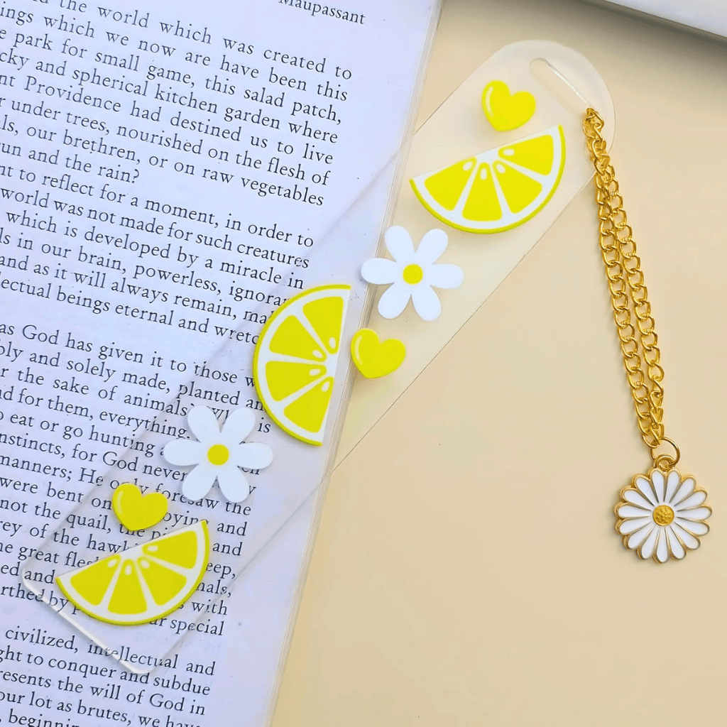 Clear Acrylic Bookmark with Gold Chain & Daisy Charm