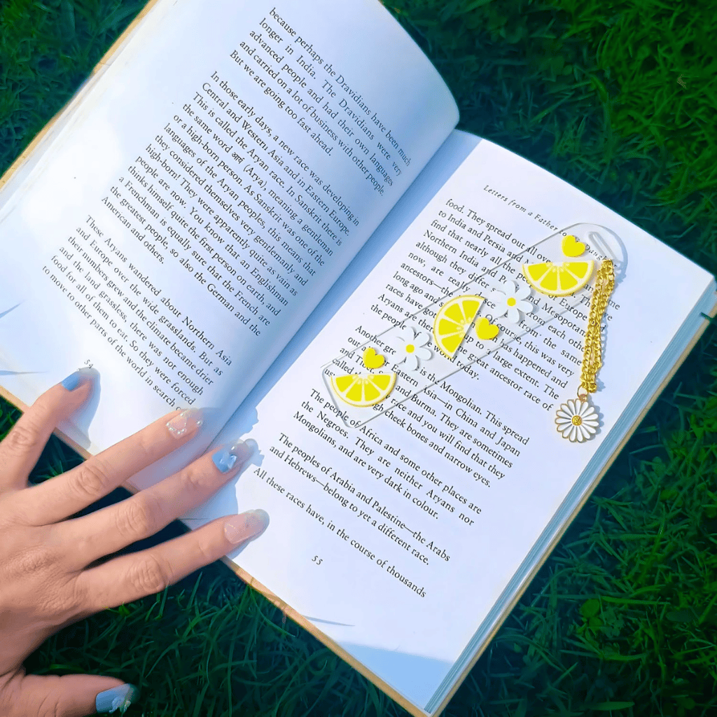 Clear Acrylic Bookmark with Gold Chain & Daisy Charm